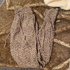 Cute comfy high rise cheetah pants